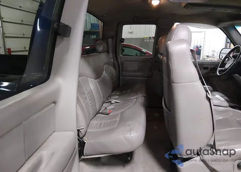 2001 Chevrolet Silverado 1500 Lt z USA, uszkodzony, nr VIN 2GCEC19T611269013